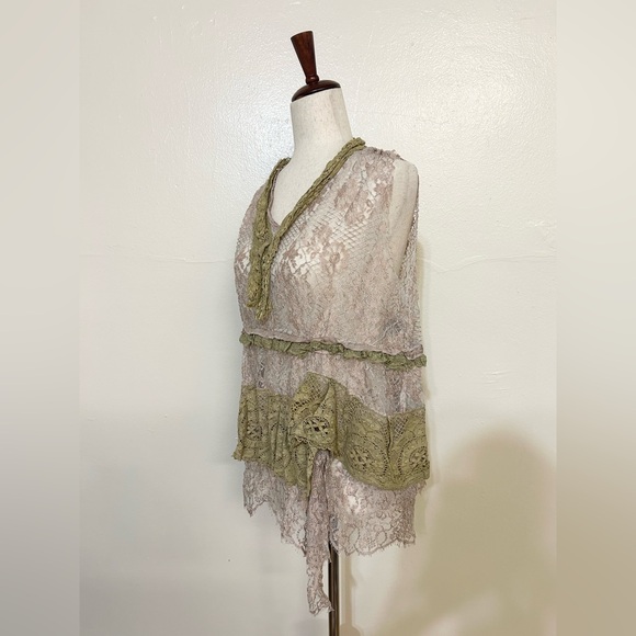 MAGNOLIA PEARL Pink and Tan Lace Sheer Ruffled Tiered V Neck Tank - Picture 2 of 13